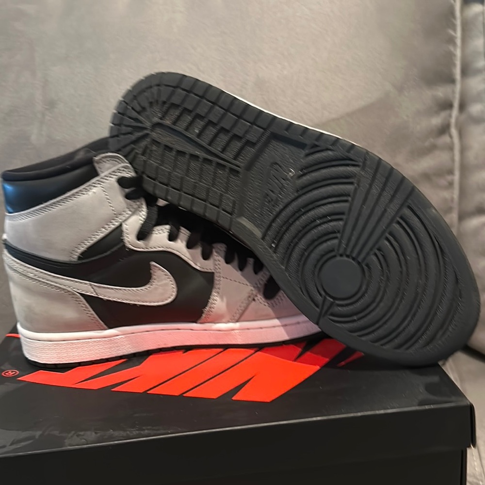 Air Jordan 1 Retro High OG - Picture 7 of 8